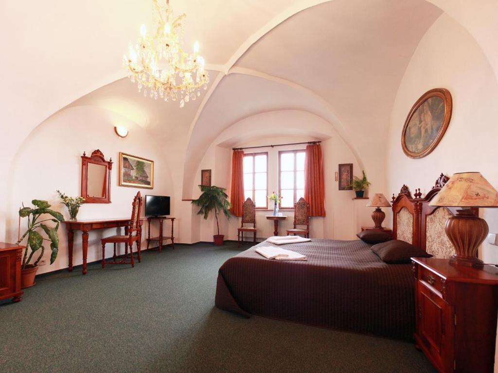 Hotel Zlaty Kohout Mladá Boleslav Exterior foto