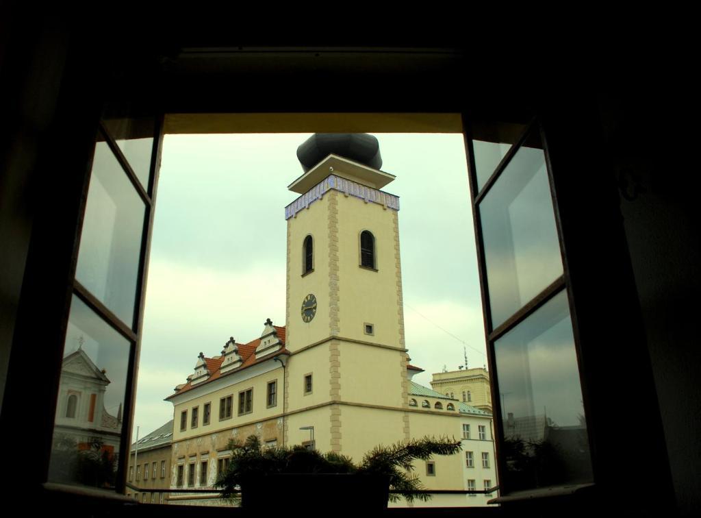 Hotel Zlaty Kohout Mladá Boleslav Exterior foto