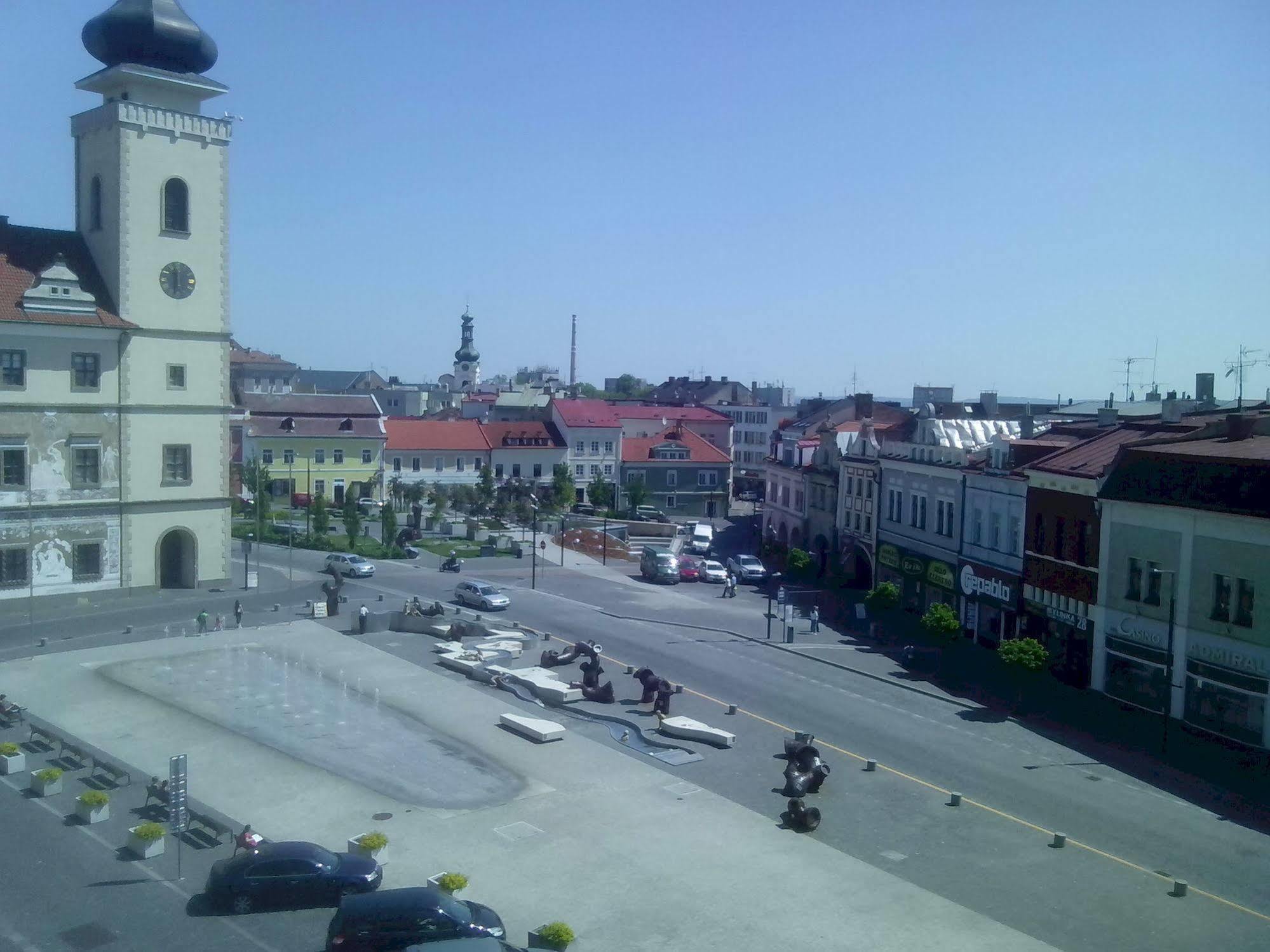 Hotel Zlaty Kohout Mladá Boleslav Exterior foto